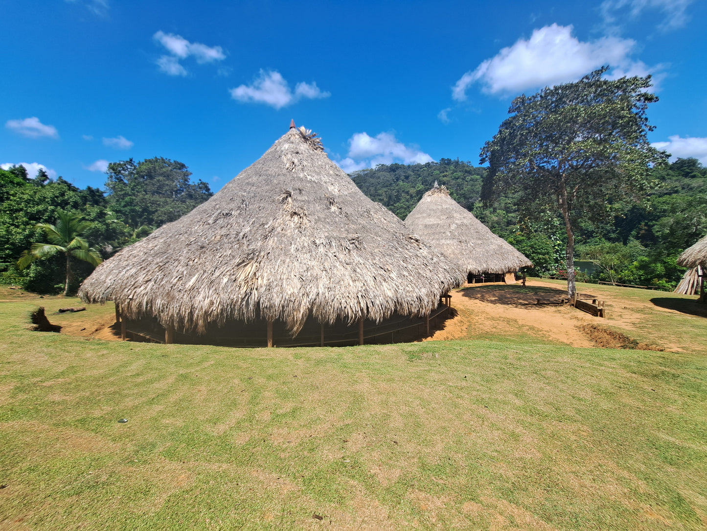 Tour de la tribu Embera